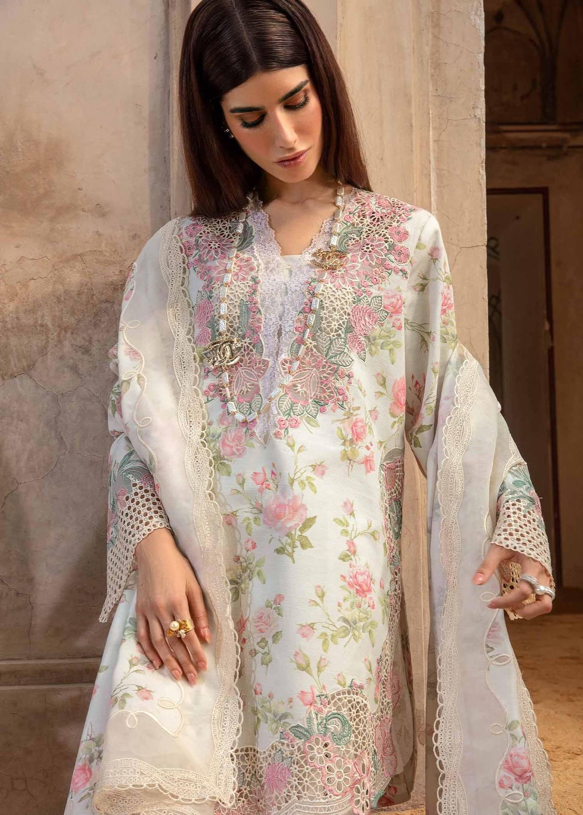 Embroidered Unstitched 3 Pice Lawn